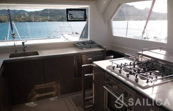 Leopard 50 - Yacht Charter Sailica