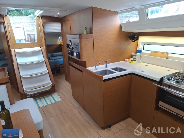 Sun Odyssey 490 - Yacht Charter Sailica
