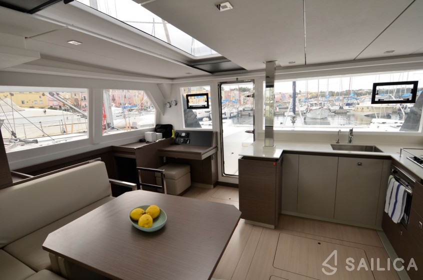Leopard 42 - Yacht Charter Sailica