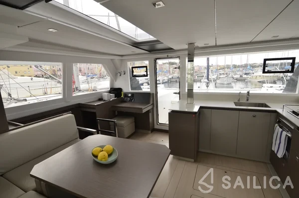 Leopard 42 - Yacht Charter Sailica