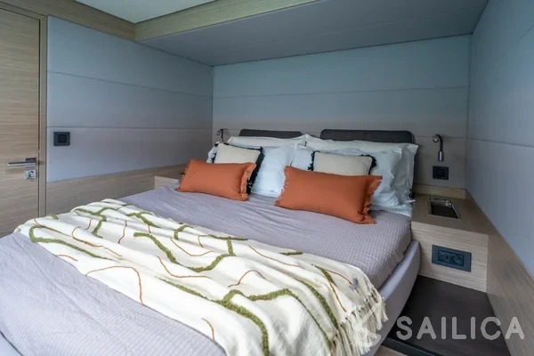 Lagoon 55 - Yacht Charter Sailica