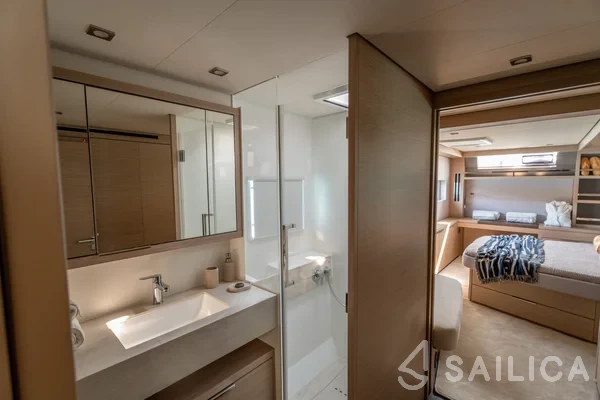 Lagoon 55 - Yacht Charter Sailica