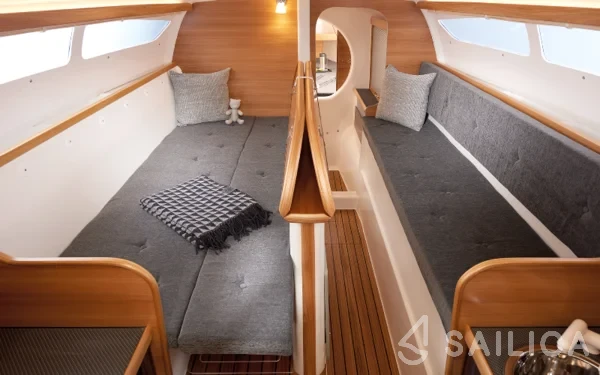 Dragonfly 28 BJ - Yacht Charter Sailica