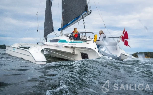 Dragonfly 28 BJ - Yacht Charter Sailica