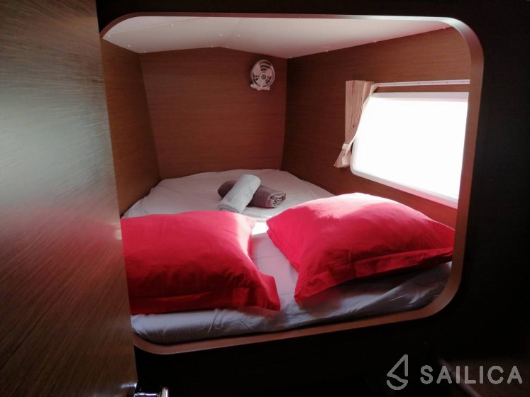 Lagoon 380 - Yacht Charter Sailica