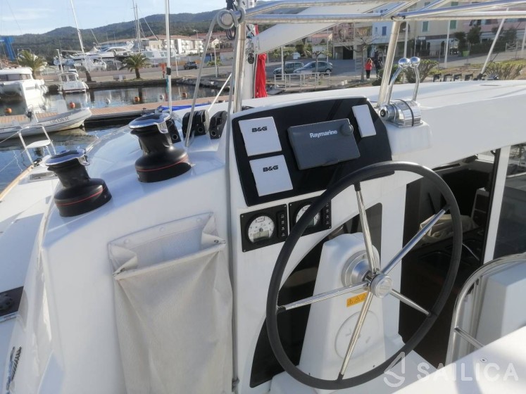 Lagoon 380 - Yacht Charter Sailica