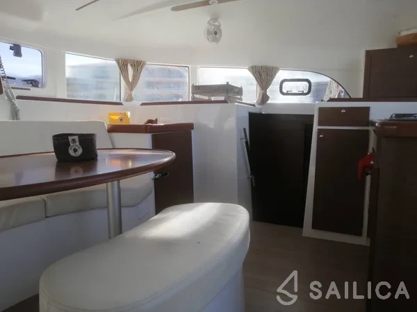 Lagoon 380 - Yacht Charter Sailica