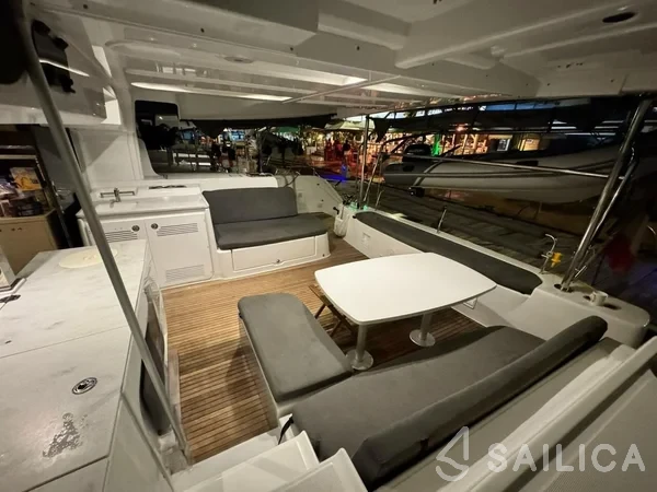 Lagoon 42 - Yacht Charter Sailica