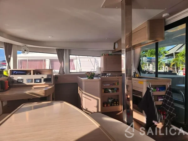 Lagoon 42 - Yacht Charter Sailica