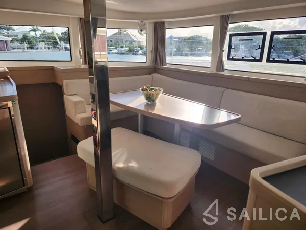 Lagoon 42 - Yacht Charter Sailica