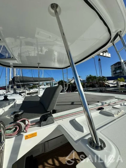 Lagoon 42 - Yacht Charter Sailica