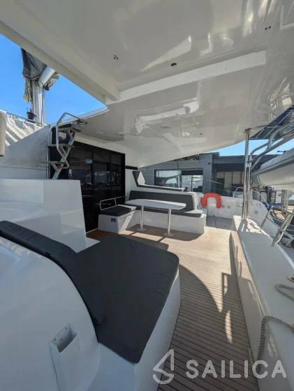 Lagoon 42 - Yacht Charter Sailica