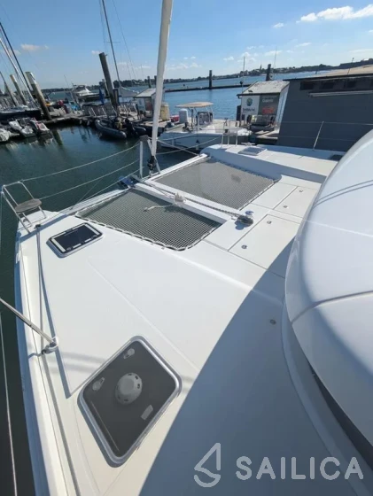 Lagoon 42 - Yacht Charter Sailica