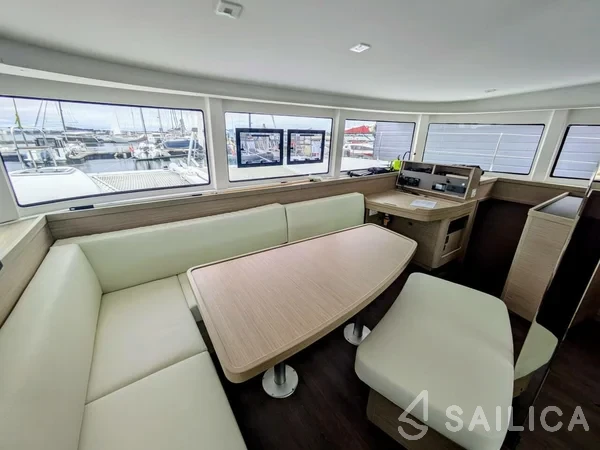 Lagoon 42 - Yacht Charter Sailica