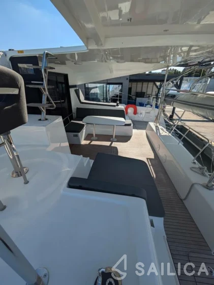 Lagoon 42 - Yacht Charter Sailica