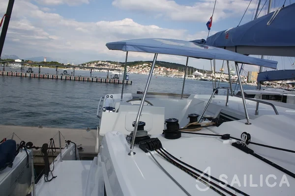 Astréa 42 - Yacht Charter Sailica