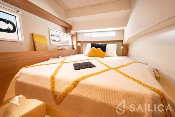 Bali 4.2 - Yacht Charter Sailica