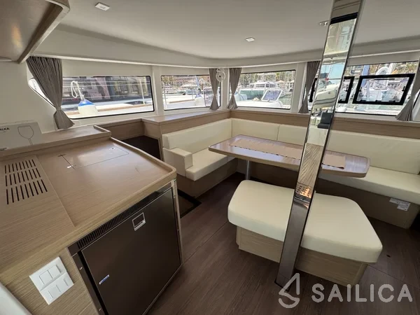 Lagoon 42 - Yacht Charter Sailica