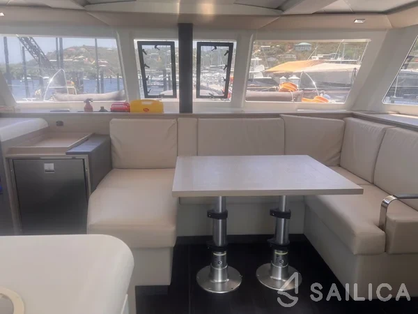 Isla 40 - Yacht Charter Sailica