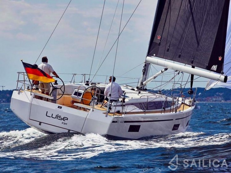 Bavaria C42 - Yacht Charter Sailica