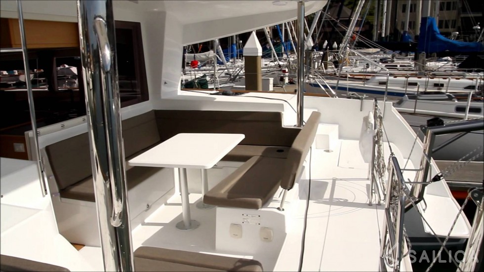 Lagoon 400 - Yacht Charter Sailica