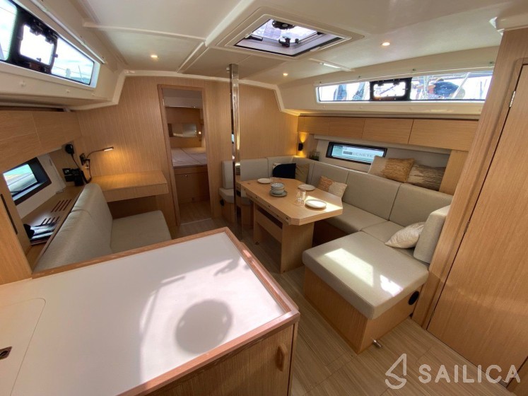 Bavaria C42 - Yacht Charter Sailica