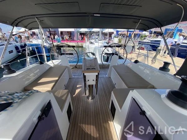 Bavaria C42 - Yacht Charter Sailica