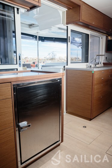 Lagoon 450 - Yacht Charter Sailica
