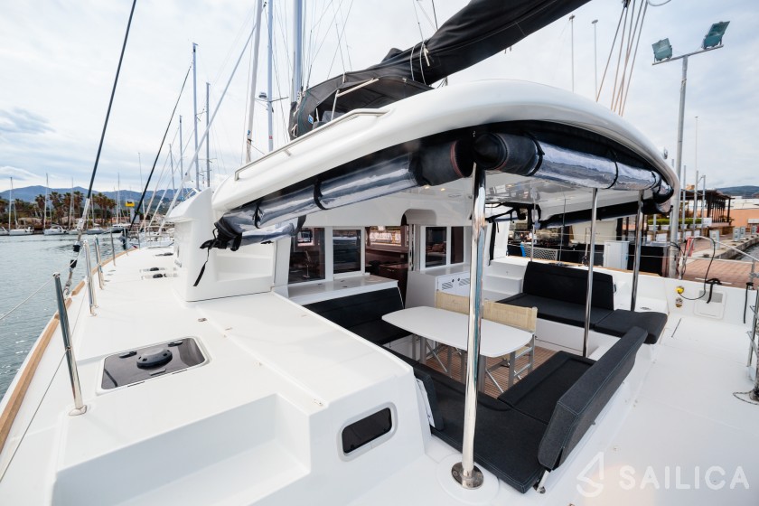 Lagoon 450 - Yacht Charter Sailica
