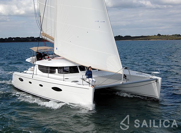 Salina 48 - Yacht Charter Sailica