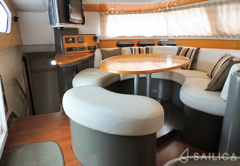 Belize 43 - Yacht Charter Sailica