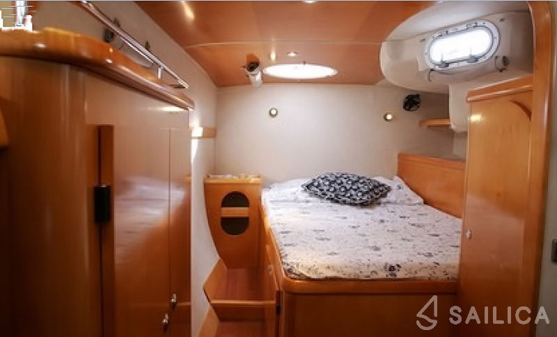 Belize 43 - Yacht Charter Sailica