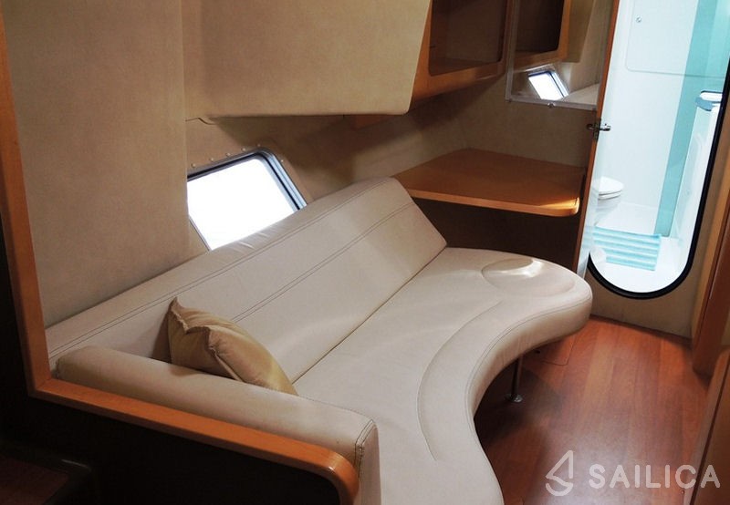 Belize 43 - Yacht Charter Sailica