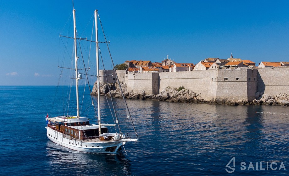 Gulet - Yacht Charter Sailica
