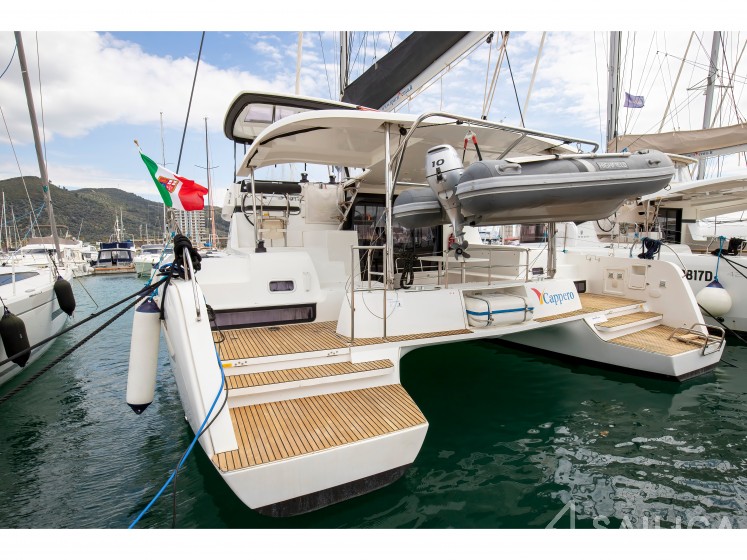 Lagoon 42 - Yacht Charter Sailica