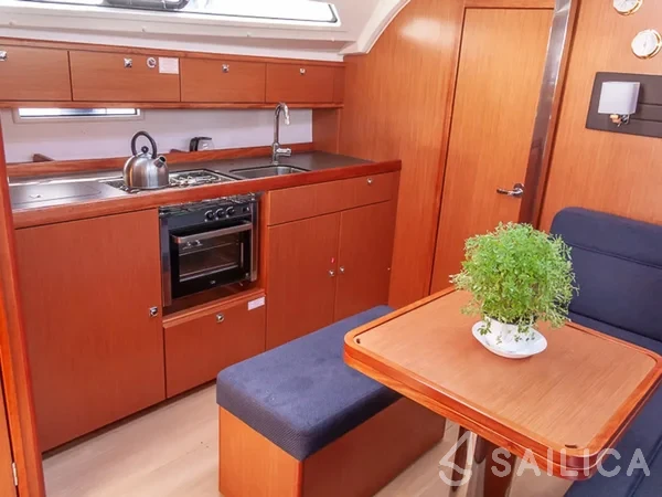 Bavaria 41 Cruiser - Yacht Charter Sailica