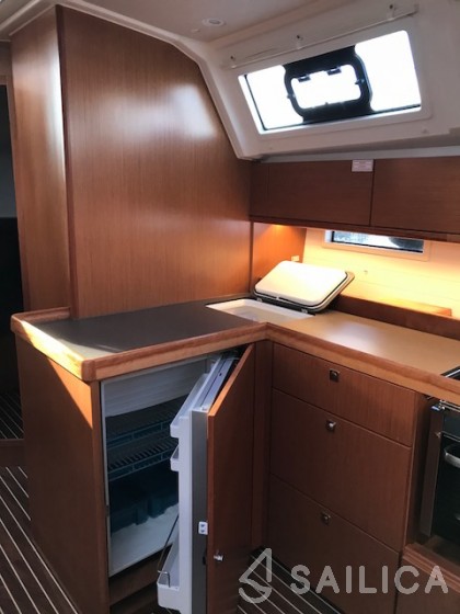 Bavaria Cruiser 46 - Yacht Charter Sailica