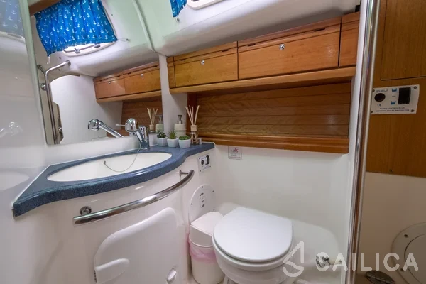 Bavaria 40 Cruiser - Yacht Charter Sailica
