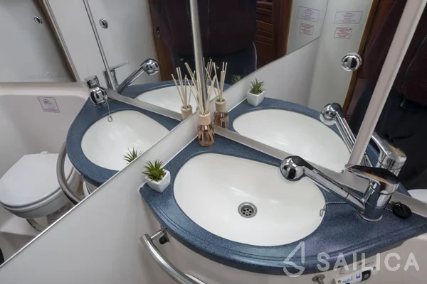 Bavaria 40 Cruiser - Yacht Charter Sailica