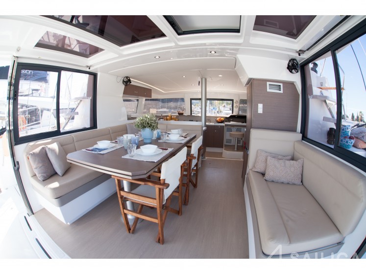 Bali 4.1 - Yacht Charter Sailica