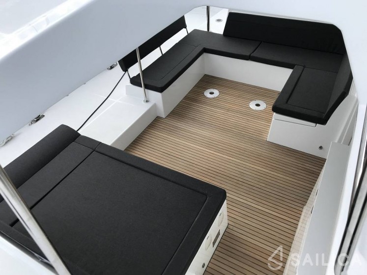 Lagoon 450 - Yacht Charter Sailica