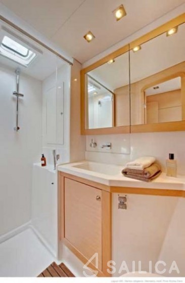 Lagoon 450 - Yacht Charter Sailica