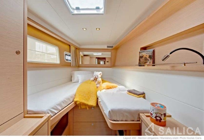 Lagoon 450 - Yacht Charter Sailica