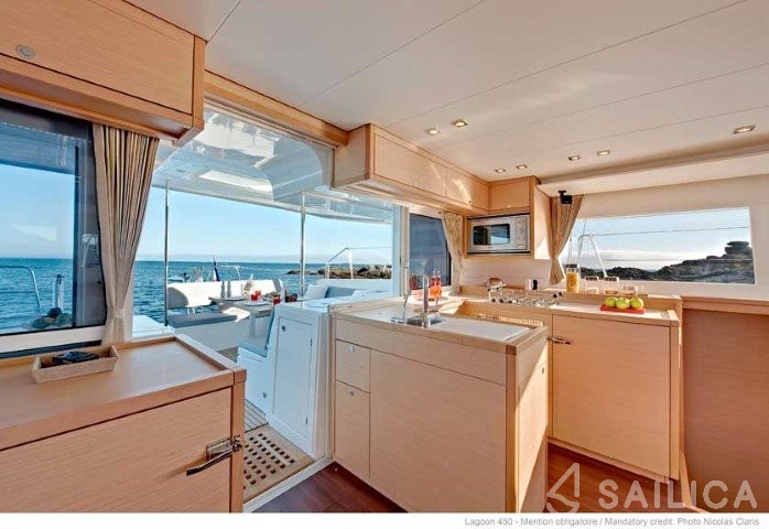 Lagoon 450 - Yacht Charter Sailica