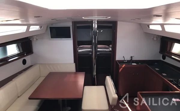 Oceanis 48 - Yacht Charter Sailica