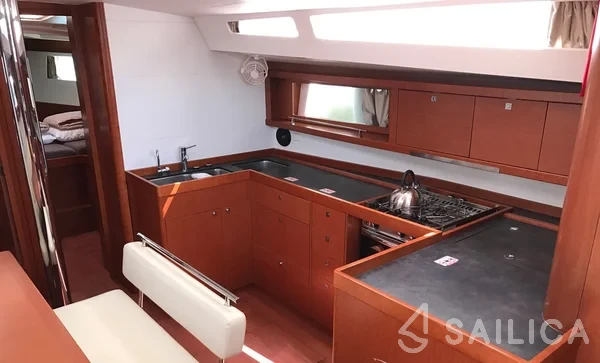 Oceanis 48 - Yacht Charter Sailica