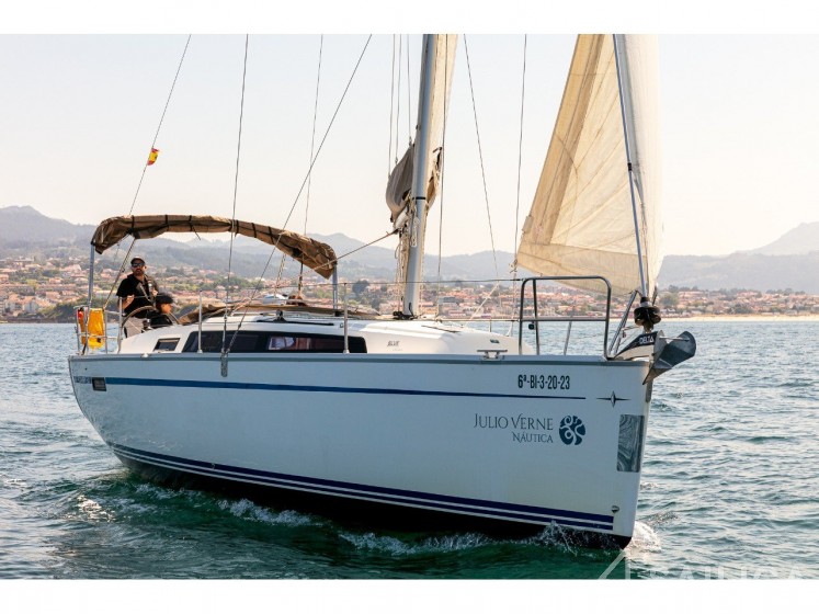 Bavaria 34 - Yacht Charter Sailica