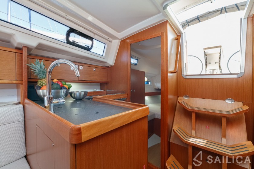 Bavaria 34 - Yacht Charter Sailica
