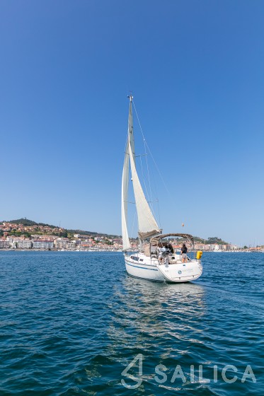 Bavaria 34 - Yacht Charter Sailica
