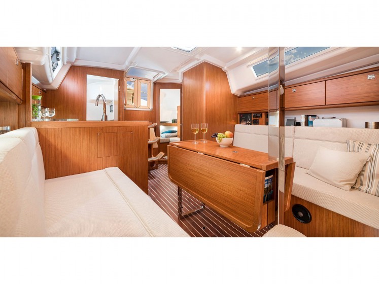 Bavaria 34 - Yacht Charter Sailica